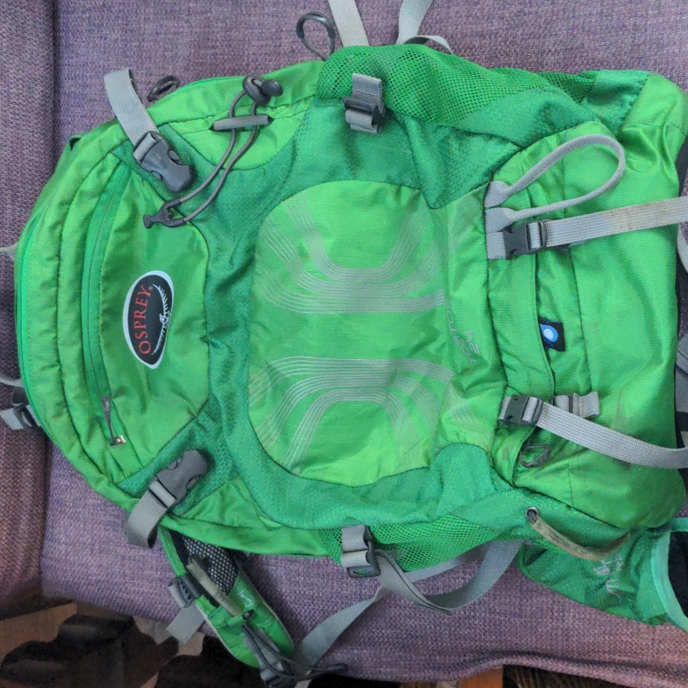 OSPREY Bright Green Hiking Backpack with Gray Straps
